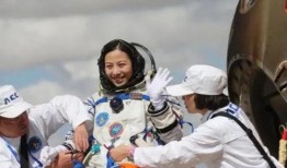 宇航员家庭爆料视频,揭秘太空英雄背后的温馨瞬间