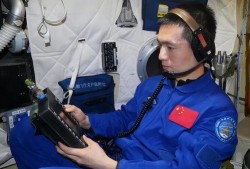 宇航员家庭爆料视频,揭秘太空英雄背后的温馨瞬间